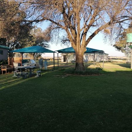 Hotel Biekiesvlei Lichtenburg Esterno foto
