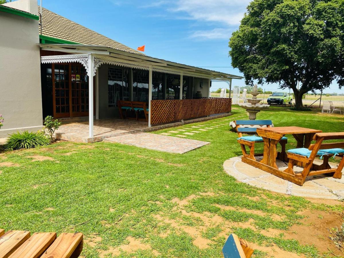 Hotel Biekiesvlei Lichtenburg Esterno foto